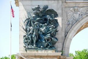 Soldiers and Sailors Memorial Arch at the Grand Army Plaza in Brooklyn, New York City photo