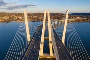 el nuevo puente tappan zee sobre el río hudson en nueva york. foto