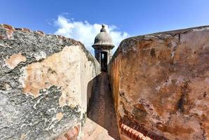 castillo san felipe del morro también conocido como fuerte san felipe del morro o castillo del morro. es una ciudadela del siglo XVI ubicada en san juan, puerto rico. foto