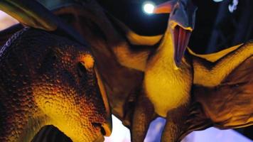 close-up de dinossauro gigante monstro predador voador