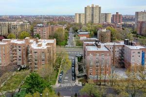 vista aérea del barrio spuyten devil del bronx, nueva york. foto