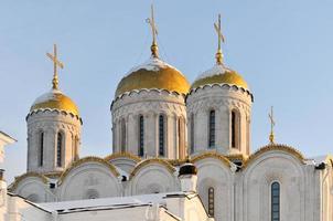 catedral de la asunción en vladimir, rusia en el invierno. foto