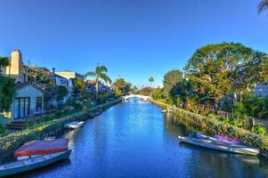 el área icónica de los canales de venecia en venecia, california, estados unidos foto