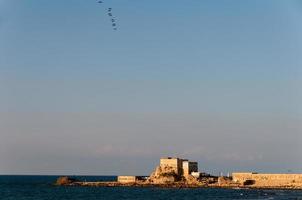 mar mediterráneo a lo largo de cesarea, israel foto