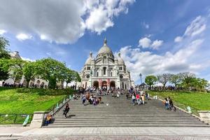 parís, francia - 15 de mayo de 2017 - basílica sacre coeur en montmartre en parís, francia. foto