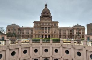 el edificio del capitolio del estado de texas foto