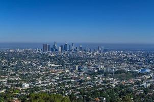 vista panorámica del horizonte del centro de los ángeles, california, estados unidos. foto