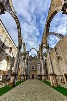 el convento de nuestra señora del monte carmelo en lisboa, portugal. el convento medieval se arruinó durante la secuencia del terremoto de lisboa de 1755. foto