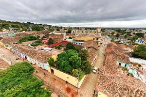 vista panorámica sobre la parte antigua de trinidad, cuba, un sitio del patrimonio mundial de la unesco. foto