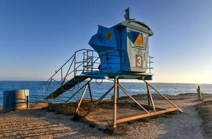 estación de salvavidas en sequit point en leo carrillo state beach en malibu, california. foto