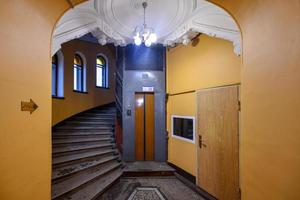 edificio histórico en el centro de san petersburgo, rusia. foto