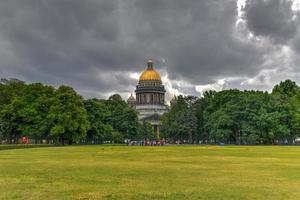 catedral de san isaac en san petersburgo, rusia. es la iglesia ortodoxa cristiana más grande del mundo foto