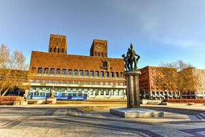 Oslo City Hall houses the city council, city administration, and art studios and galleries. photo