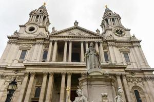 St Paul's Cathedral, London. It is an Anglican cathedral, the seat of the Bishop of London and the mother church of the Diocese of London. photo