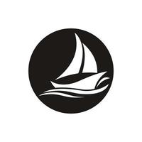 velero en ola oceánica con diseño de logotipo vector