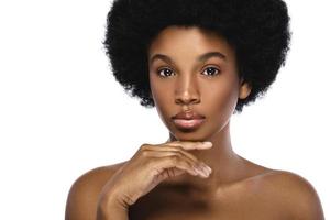 retrato de mujer africana joven y linda foto
