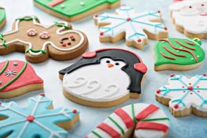 pan de jengibre navideño y galletas de azúcar foto