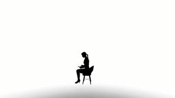 as pessoas da silhueta sentam-se no fundo branco. os negros da silhueta sentam-se na cadeira comunicam-se com a tela branca. design para animação, as pessoas sentam, isolam, falam, pessoa, corpo humano, silhueta. video