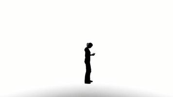 Silhouette Menschen stehen auf weißem Hintergrund. Silhouette schwarze Menschen stehen und Telefon kommunizieren weißen Bildschirm. design für animation, menschen sprechen, isolieren, sprechen, person, mensch, silhouette körper. video