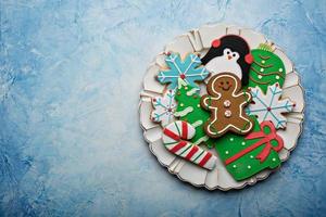 pan de jengibre navideño y galletas de azúcar foto