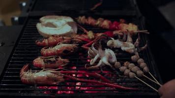 festa de família e grupo de amigos no fim de semana. video