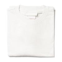 camiseta blanca doblada aislada sobre fondo blanco foto