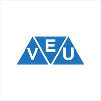 diseño de logotipo en forma de triángulo evu sobre fondo blanco. concepto de logotipo de letra inicial creativa evu. vector
