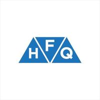 diseño de logotipo en forma de triángulo fhq sobre fondo blanco. concepto de logotipo de letra de iniciales creativas fhq. vector