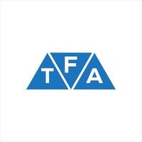 diseño de logotipo en forma de triángulo fta sobre fondo blanco. concepto de logotipo de letra inicial creativa fta. vector