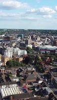 vista de alto ângulo de residências britânicas na cidade de luton, na inglaterra, reino unido video