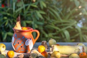 ponche de frutas. ponche de frutas de navidad es una infusion que se consume en mexico foto