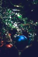 arbol de navidad con luces foto