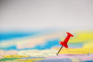 la ubicación del destino en el mapa de alemania se indica con una chincheta roja foto