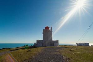 faro de dyrholaey en foto de paisaje de roca