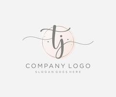 logotipo femenino inicial de tj. utilizable para logotipos de naturaleza, salón, spa, cosmética y belleza. elemento de plantilla de diseño de logotipo de vector plano.