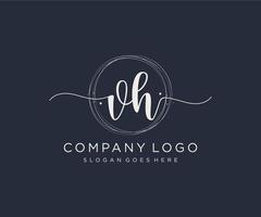 logotipo femenino vh inicial. utilizable para logotipos de naturaleza, salón, spa, cosmética y belleza. elemento de plantilla de diseño de logotipo de vector plano.