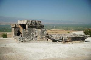 tumba en la ciudad antigua de hierápolis, pamukkale, denizli, turkiye foto