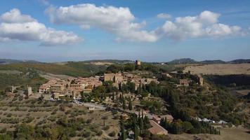 Monticchiello in Val d'Orcia, Tuscany, and famous winding cypress hill road video