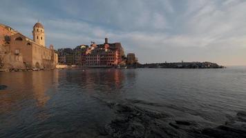 vernazza Bij zomer in cinque terrein, Ligurië Italië video