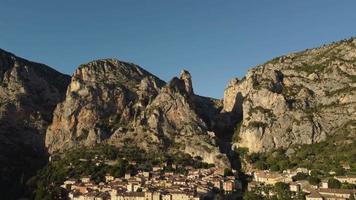 moustiers sainte marie dorf in der provence, frankreich video