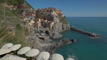 manarola dorp Bij zomer door zee in cinque terrein, Ligurië Italië video