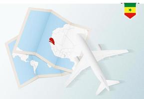 viaje a senegal, avión de vista superior con mapa y bandera de senegal. vector