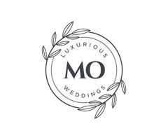 plantilla de logotipos de monograma de boda con letras iniciales mo, plantillas florales y minimalistas modernas dibujadas a mano para tarjetas de invitación, guardar la fecha, identidad elegante. vector