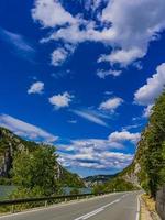 carretera del danubio en djerdap en serbia foto