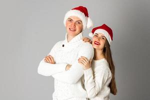 pareja celebra navidad en estudio foto