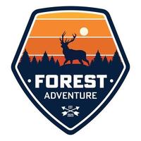 campamento de bosque libre vintage vector colure insignia de aventura, etiqueta, emblema de parche, logotipo de insignias