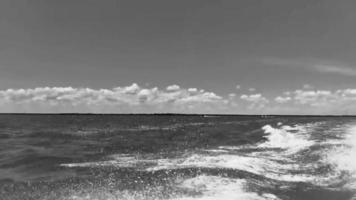 boot reis snelheid boot veerboot van chiquila naar holbox Mexico. video