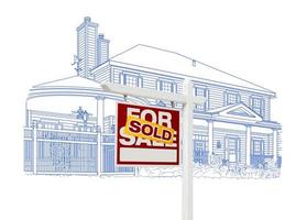 casa personalizada y signo de bienes raíces vendidos dibujando en blanco foto