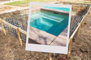 sitio de construcción de piscina con marco de fotos que contiene proyecto terminado