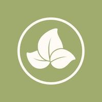 3 hojas en un icono del logotipo circular elemento aislado en un fondo verde. diseño gráfico vectorial de imágenes prediseñadas planas simples. signo o símbolo de la naturaleza, plantas, productos ecológicos, menú de comida vegetariana, etc. vector